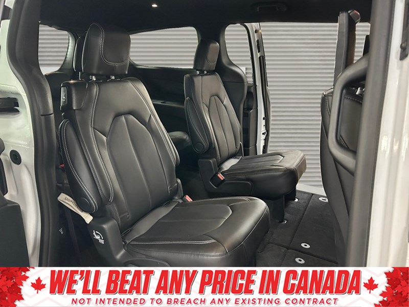 2026 Chrysler Pacifica Select | DVD's