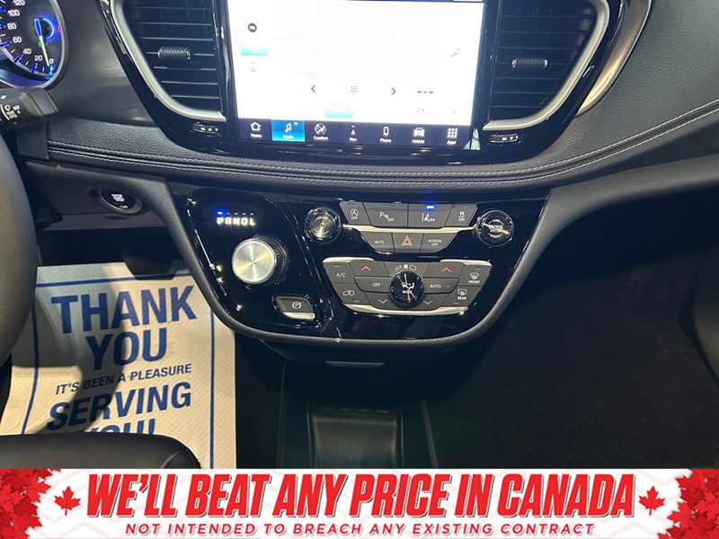 2026 Chrysler Pacifica Select | DVD's