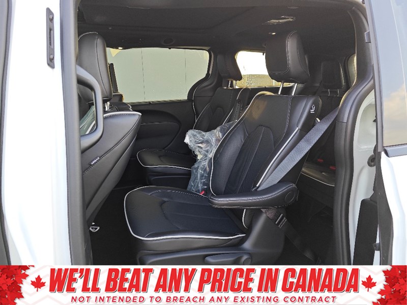 2024 Chrysler Pacifica Hybrid Premium S Appearance | DVD, FamCam, Leather