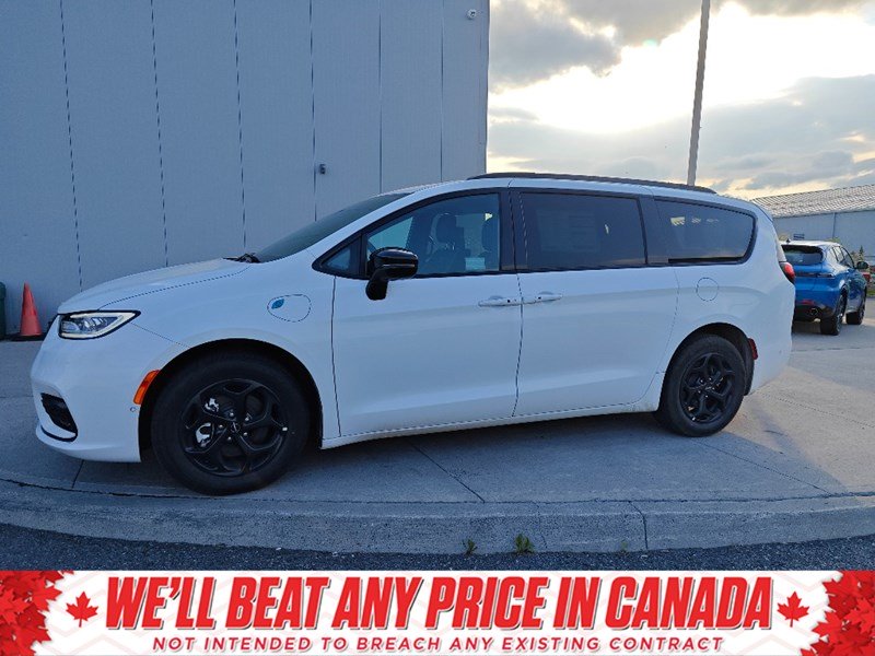 2024 Chrysler Pacifica Hybrid Premium S Appearance | DVD, FamCam, Leather