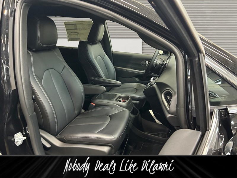 2026 Chrysler Grand Caravan SXT 2WD