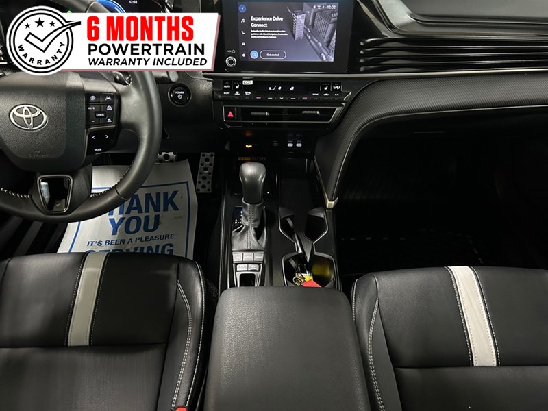 2025 Toyota Camry SE Hybrid | Like NEW