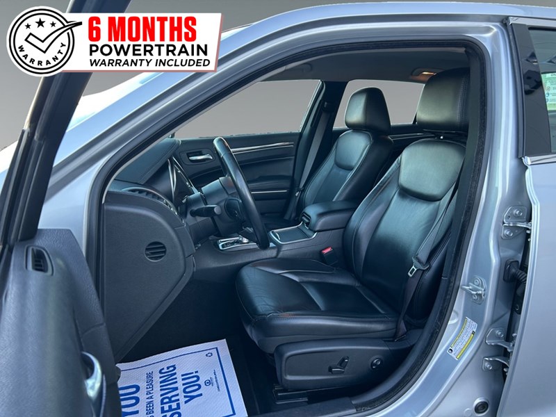 2021 Chrysler 300 Touring L AWD | Low KM’s