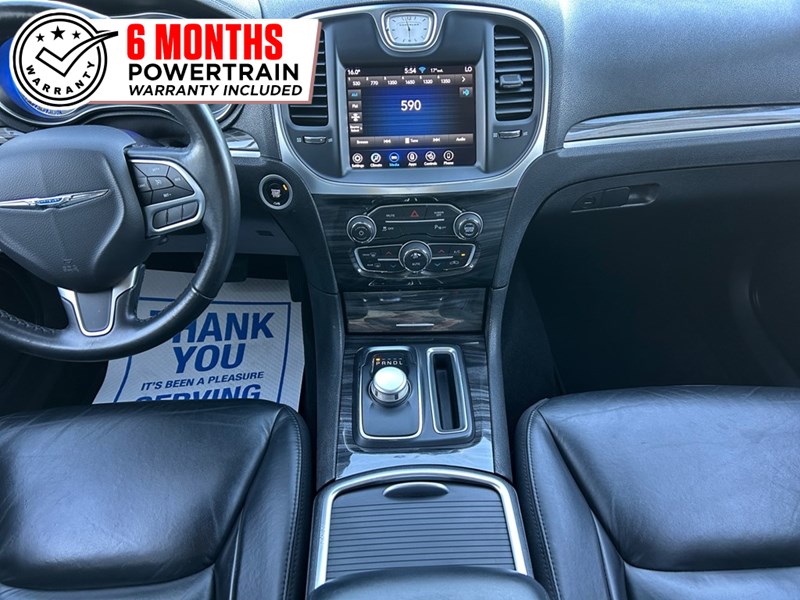 2021 Chrysler 300 Touring L AWD | Low KM’s