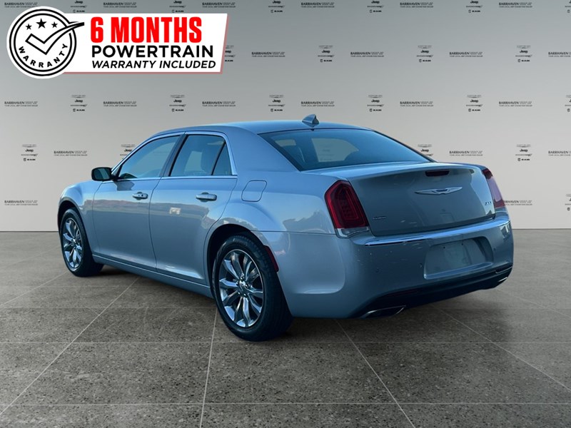 2021 Chrysler 300 Touring L AWD | Low KM’s