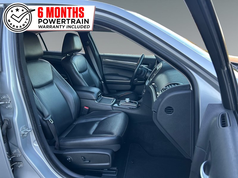 2021 Chrysler 300 Touring L AWD | Low KM’s