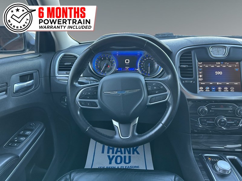 2021 Chrysler 300 Touring L AWD | Low KM’s