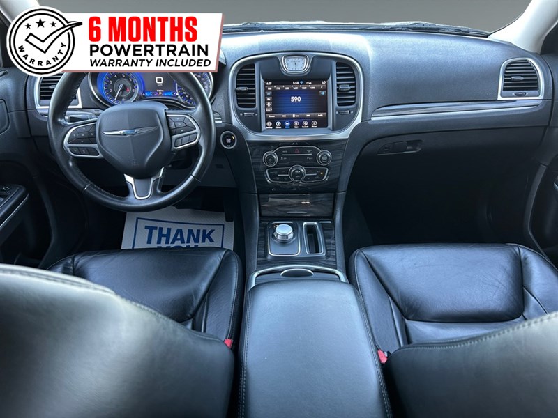 2021 Chrysler 300 Touring L AWD | Low KM’s