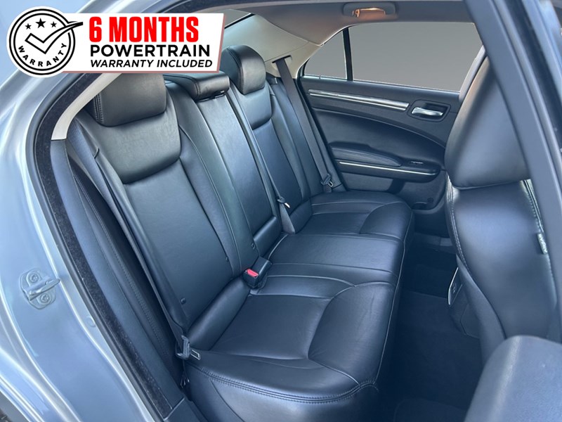 2021 Chrysler 300 Touring L AWD | Low KM’s