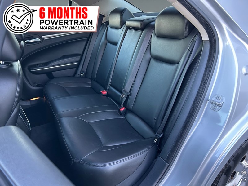 2021 Chrysler 300 Touring L AWD | Low KM’s