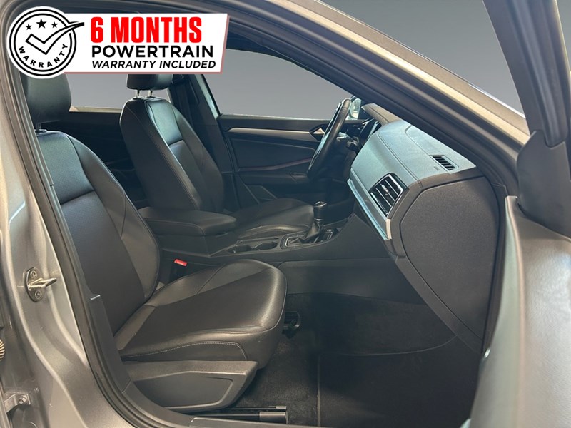 2019 Volkswagen Jetta Highline R-Line | 6-Speed | Low KM's