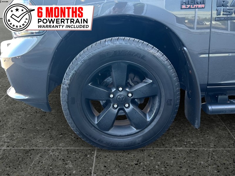 2021 RAM 1500 Classic Express 4x4 Crew V8 Hemi | Low KM’s