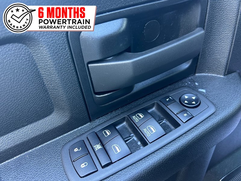 2021 RAM 1500 Classic Express 4x4 Crew V8 Hemi | Low KM’s