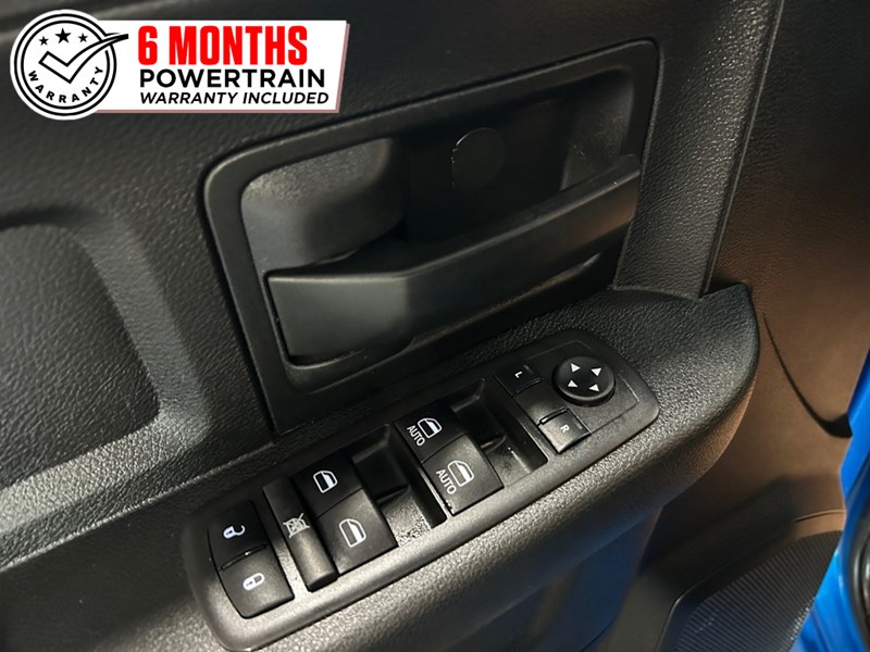 2021 RAM 1500 Classic Express 4x4 Crew | Low KM's