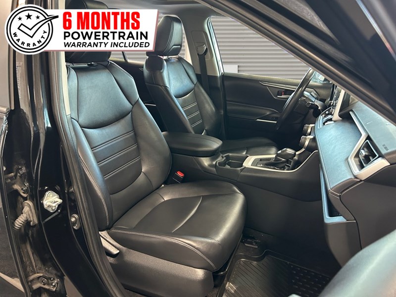 2021 Toyota RAV4 XLE Premium AWD | Low KM's