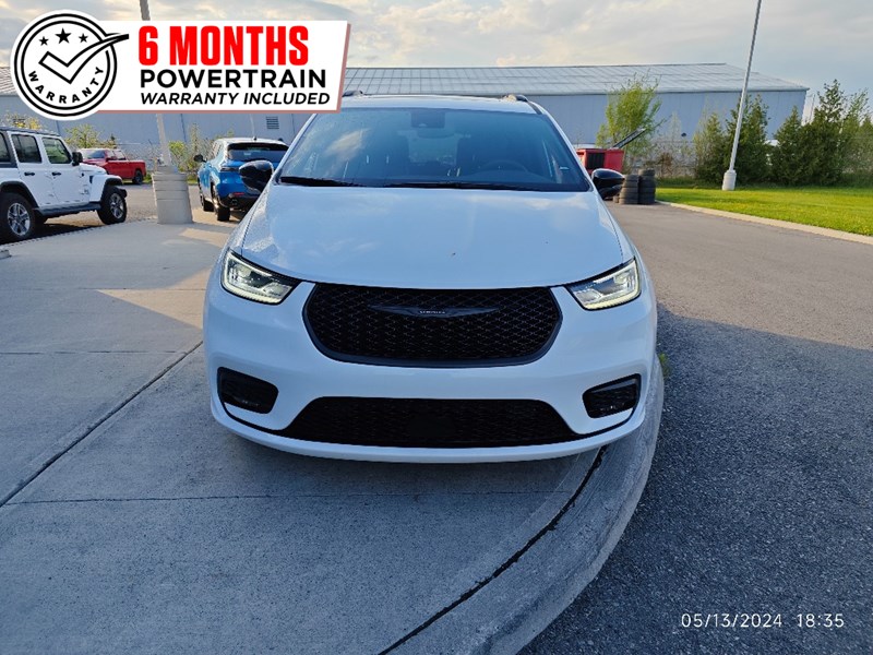 2024 Chrysler Pacifica Hybrid Premium S Appearance