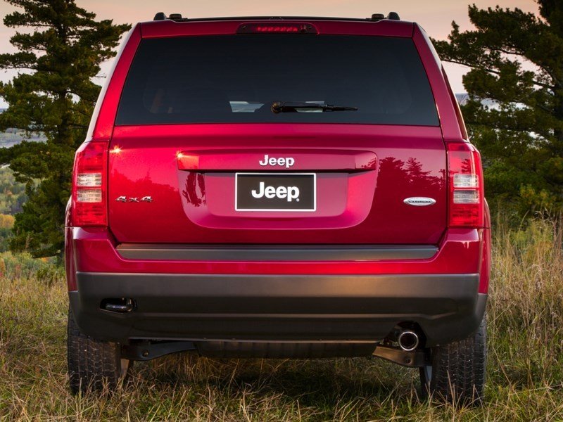 2017 Jeep Patriot Sport/North OEM Shot 4