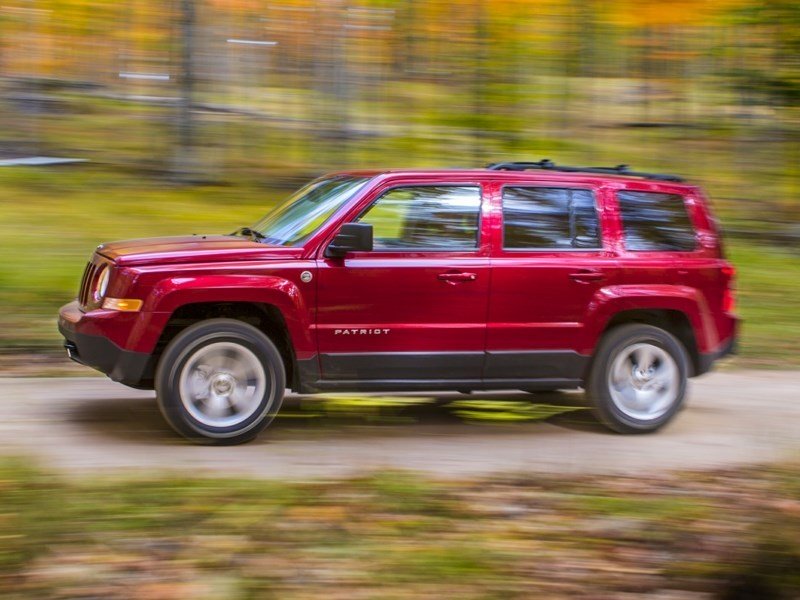 2017 Jeep Patriot Sport/North OEM Shot 6