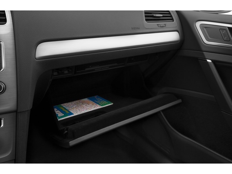 2017 Volkswagen Golf 1.8 TSI Comfortline | Ultra Low KM's Interior Shot 4