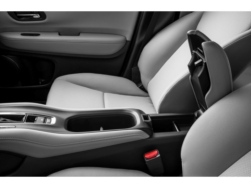 2016 Honda HR-V LX AWD Interior Shot 7