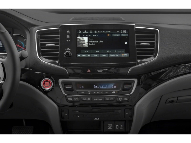 2020 Honda Pilot Touring 7-Passenger AWD Interior Shot 2