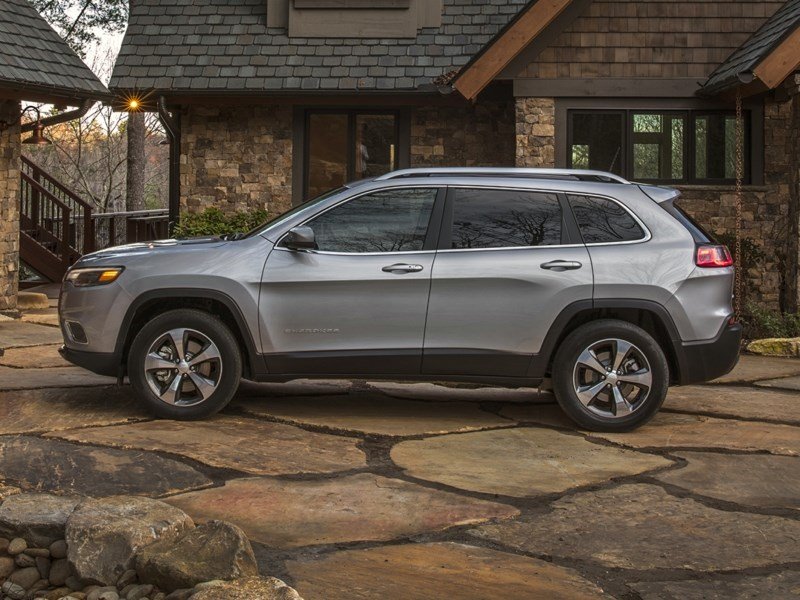 2021 Jeep Cherokee Sport OEM Shot 3
