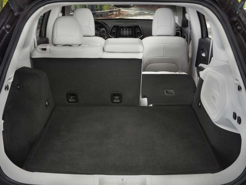 2021 Jeep Cherokee Sport OEM Shot 6