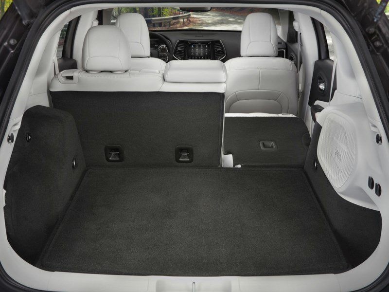 2021 Jeep Cherokee Sport OEM Shot 6