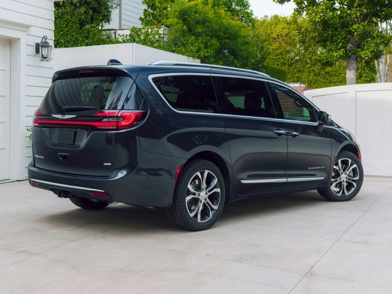 2023 Chrysler Pacifica Limited OEM Shot 2