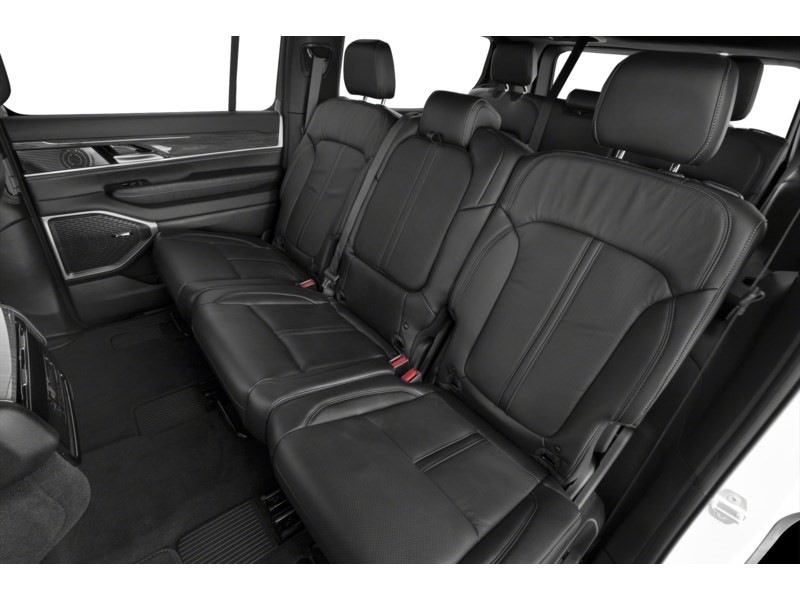 2022 Jeep Wagoneer Series III 4x4 | 7 Passenger, Sunroof Interior Shot 5