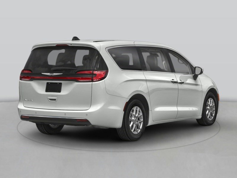 2024 Chrysler Pacifica Pinnacle OEM Shot 3
