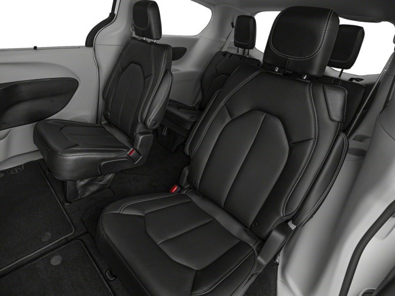 2024 Chrysler Pacifica Pinnacle OEM Shot 6