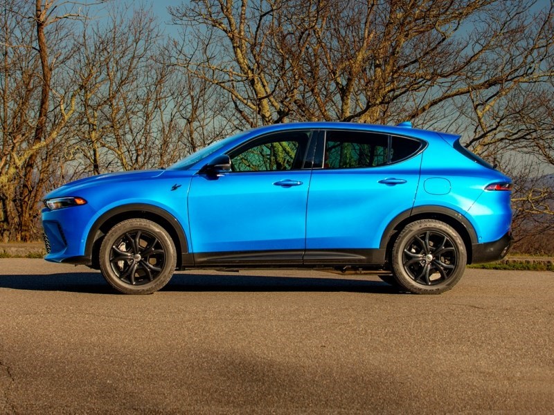 Barrhaven 2024 Dodge PHEV R/T New Model Overview and Selection